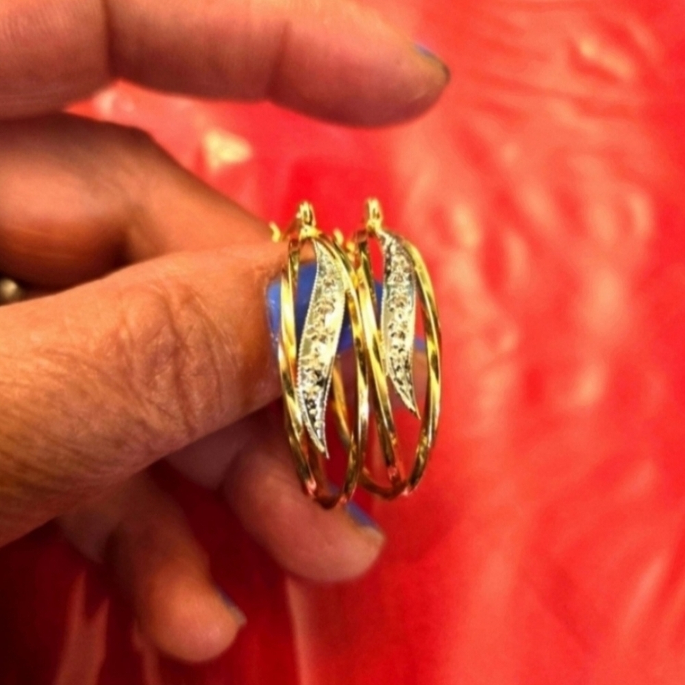 14kt Solid Yellow Gold Twisted Hoops Earrings - image 8